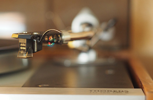 Thorens Plattenspieler